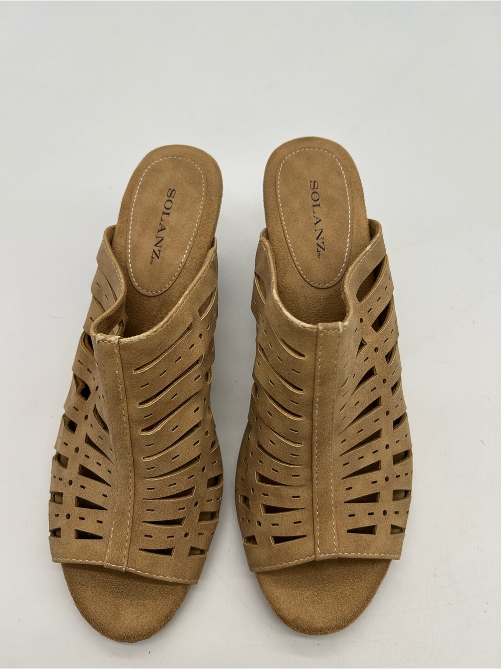 Solanz Tan Cutout Slide Sandals size 10